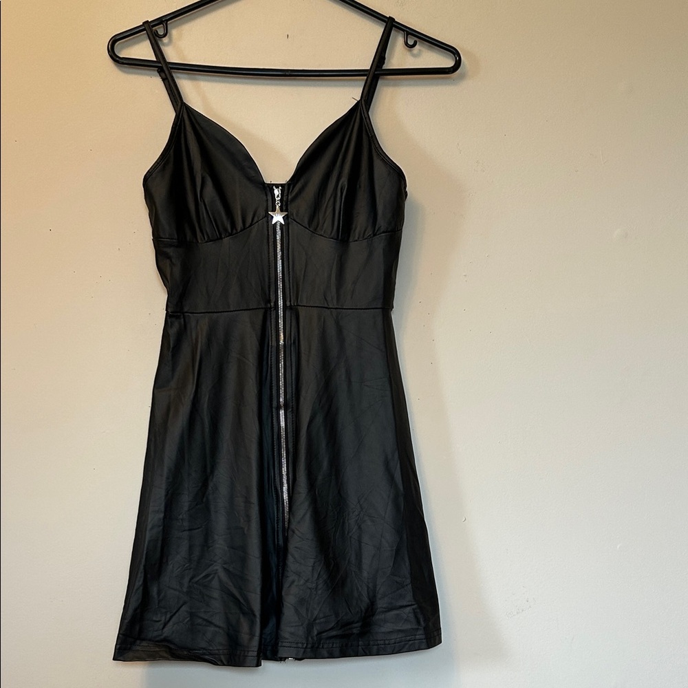 ROMWE Black Mini Dress with Zipper